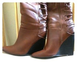 Calf high wedged boots!!!